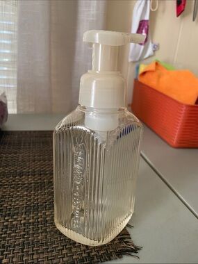 Bath & Body Works Cream Vertical Lines Gentle Foaming Soap Dispenser Holder 10oz